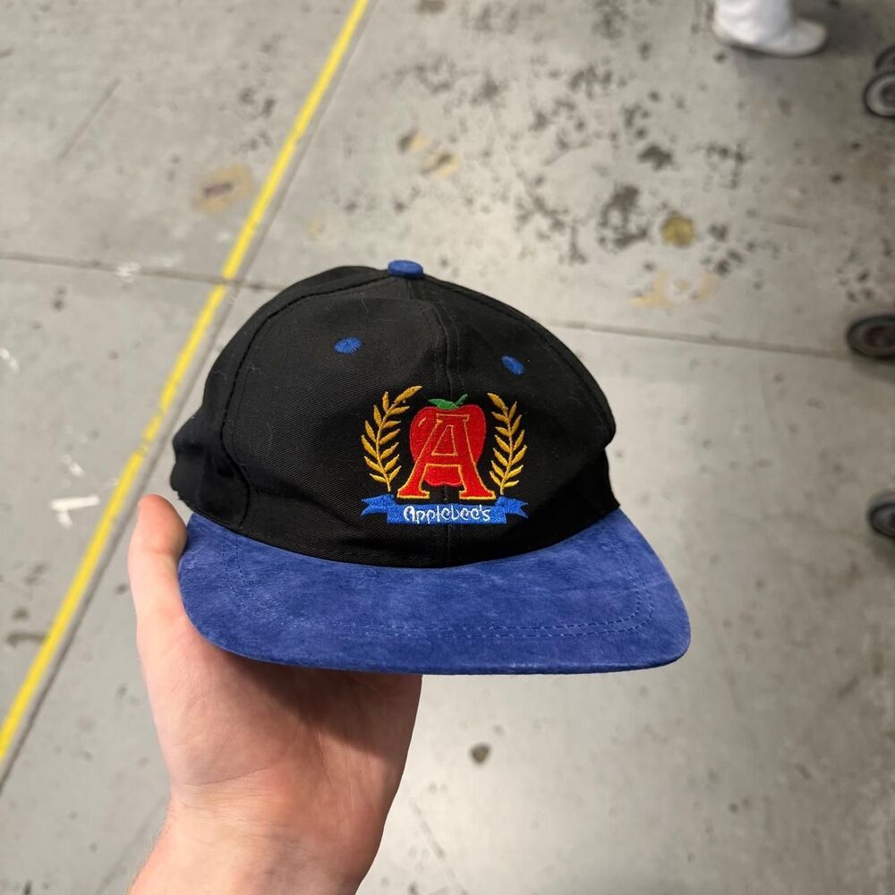 1990s Vintage Applebee's black & blue snapback cap with embroidered logo